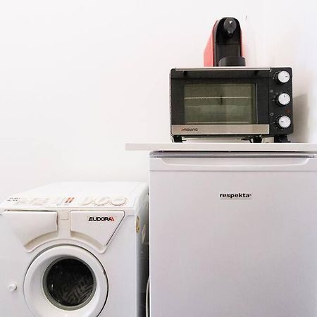 Urban Capsule Apartment - Near Mariahilfer Strasse Відень Екстер'єр фото